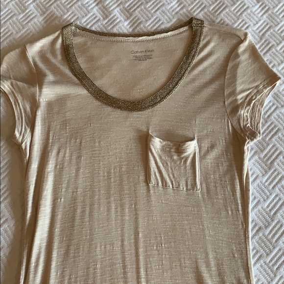 Calvin Klein light pink T-shirt - Picture 2 of 6